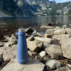 stasher waterbottle 600ml lifestyle